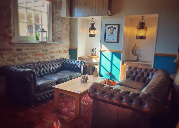 The Britannia Inn & Waves Restaurant