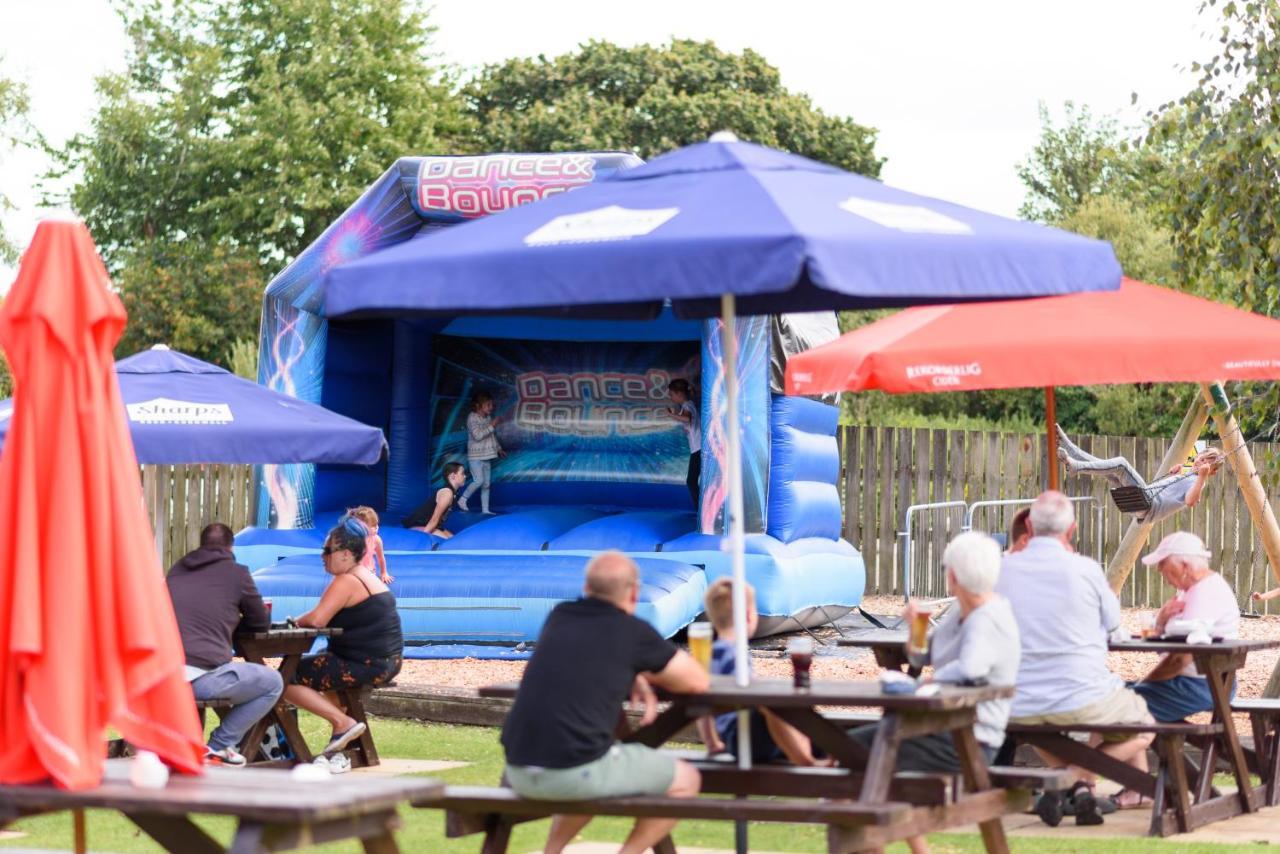 The Britannia & Waves Restaurant Inn 4*