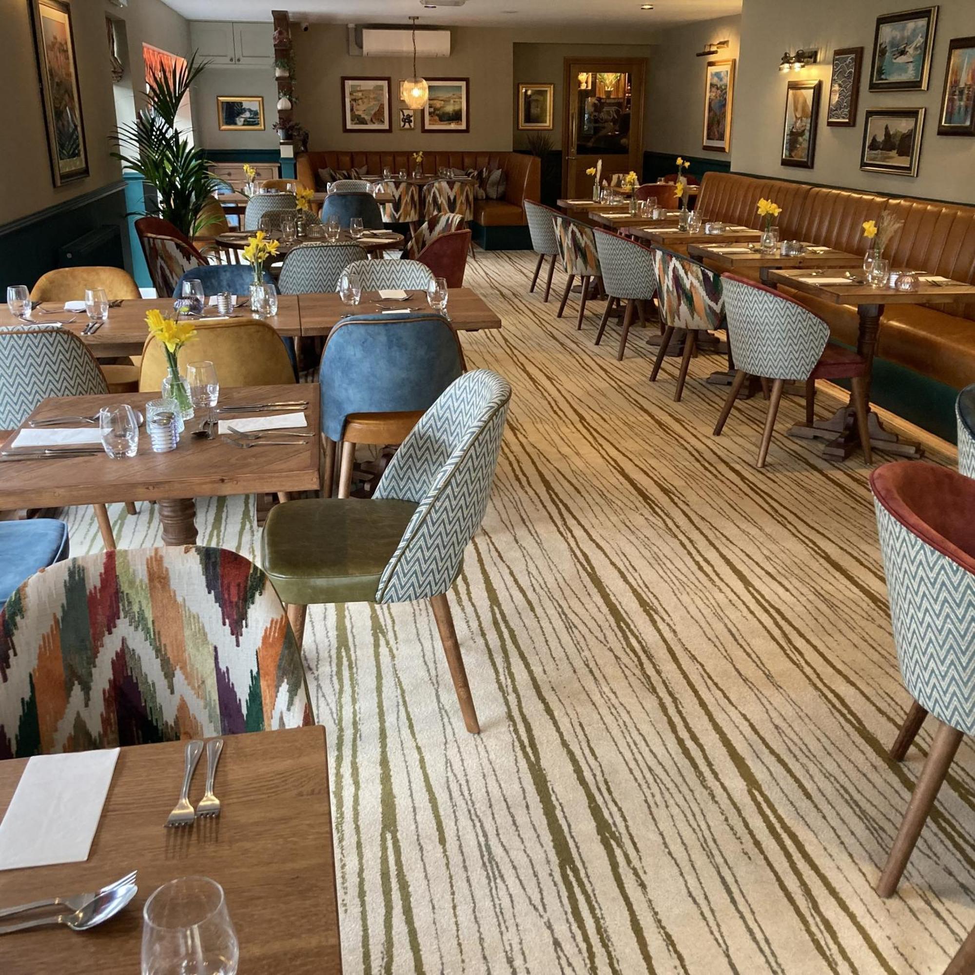 The Britannia & Waves Restaurant 4*