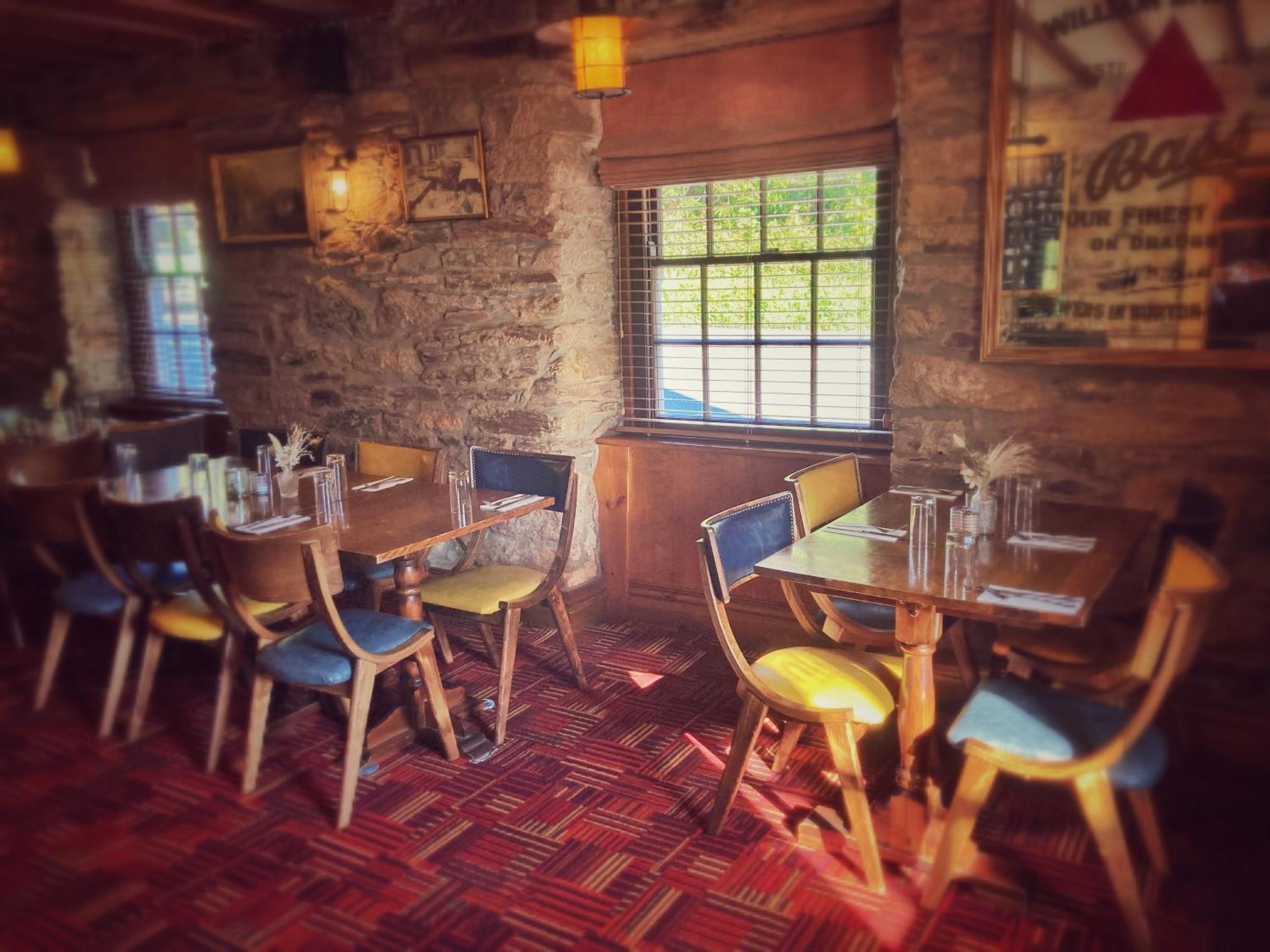 Inn The Britannia & Waves Restaurant