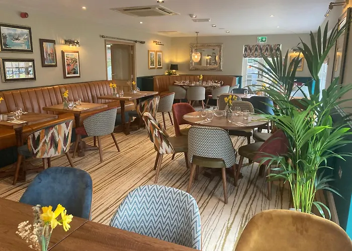 The Britannia Inn & Waves Restaurant