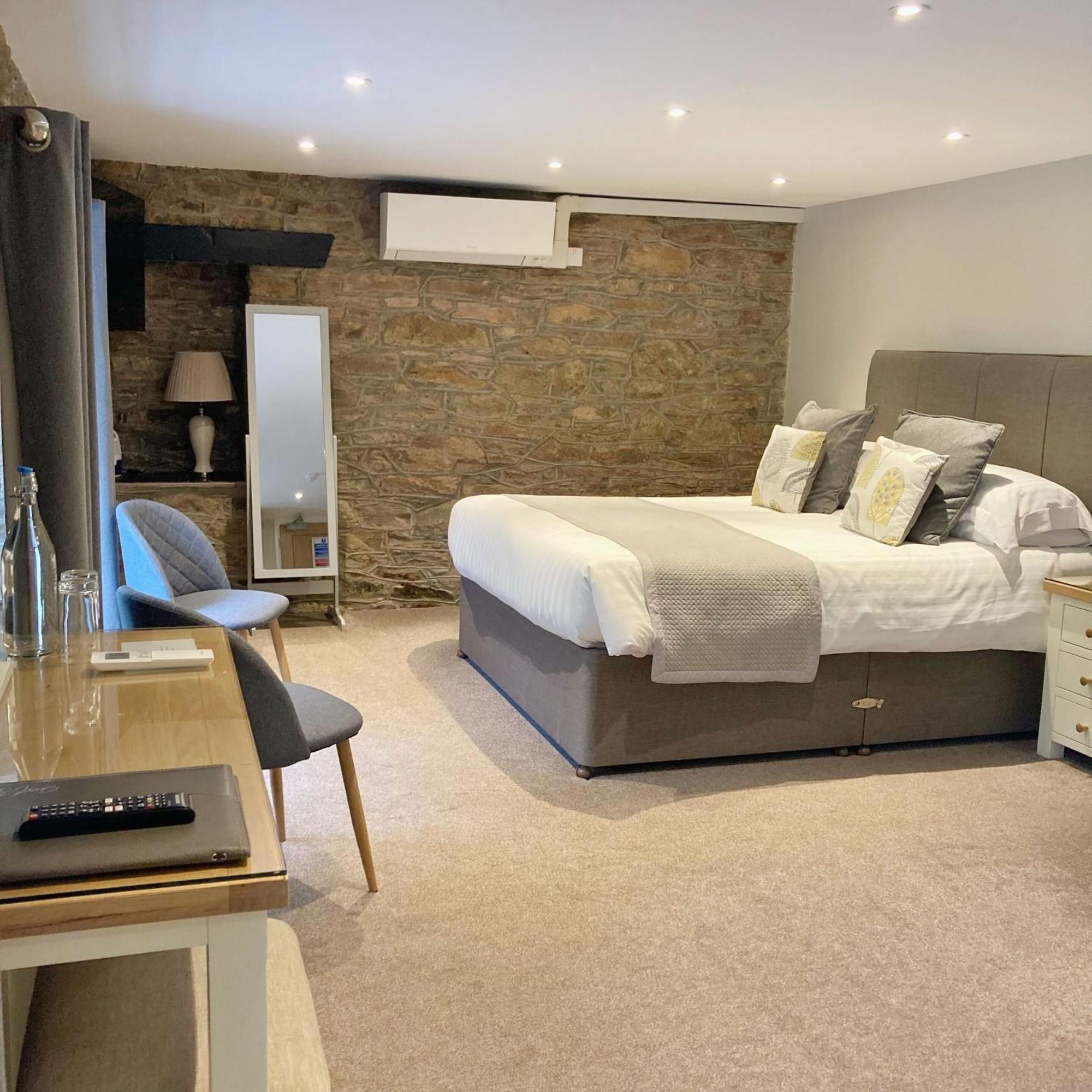 The Britannia & Waves Restaurant Inn 4*
