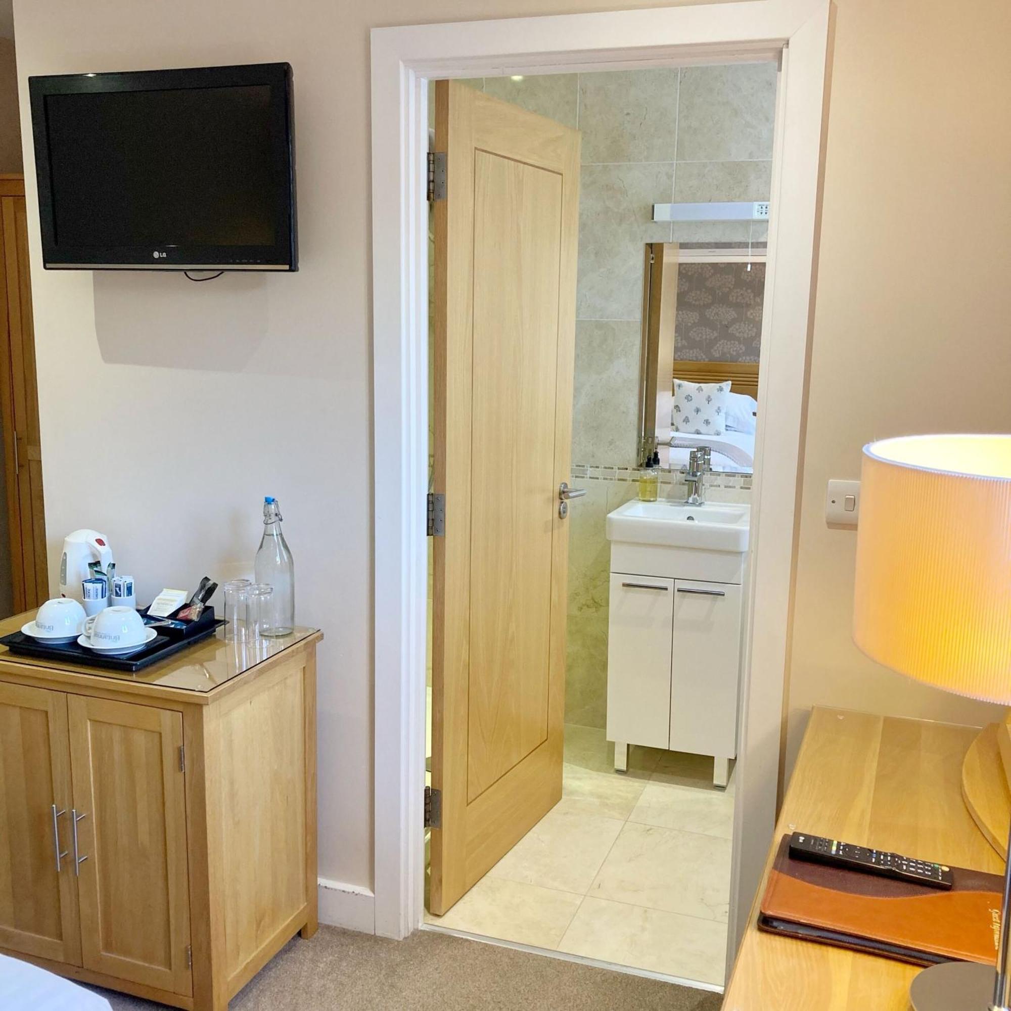 Inn The Britannia & Waves Restaurant St Austell