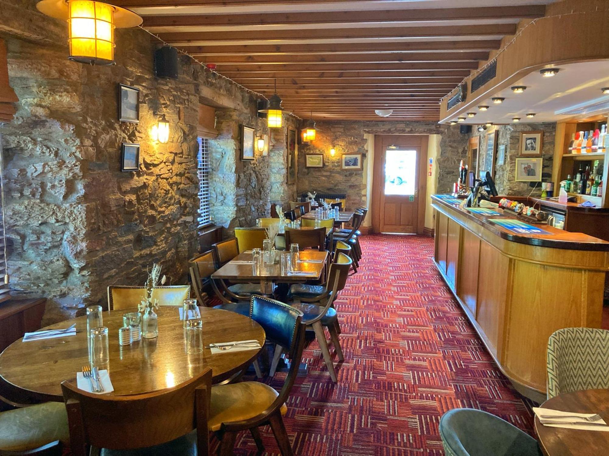 The Britannia & Waves Restaurant Herberg